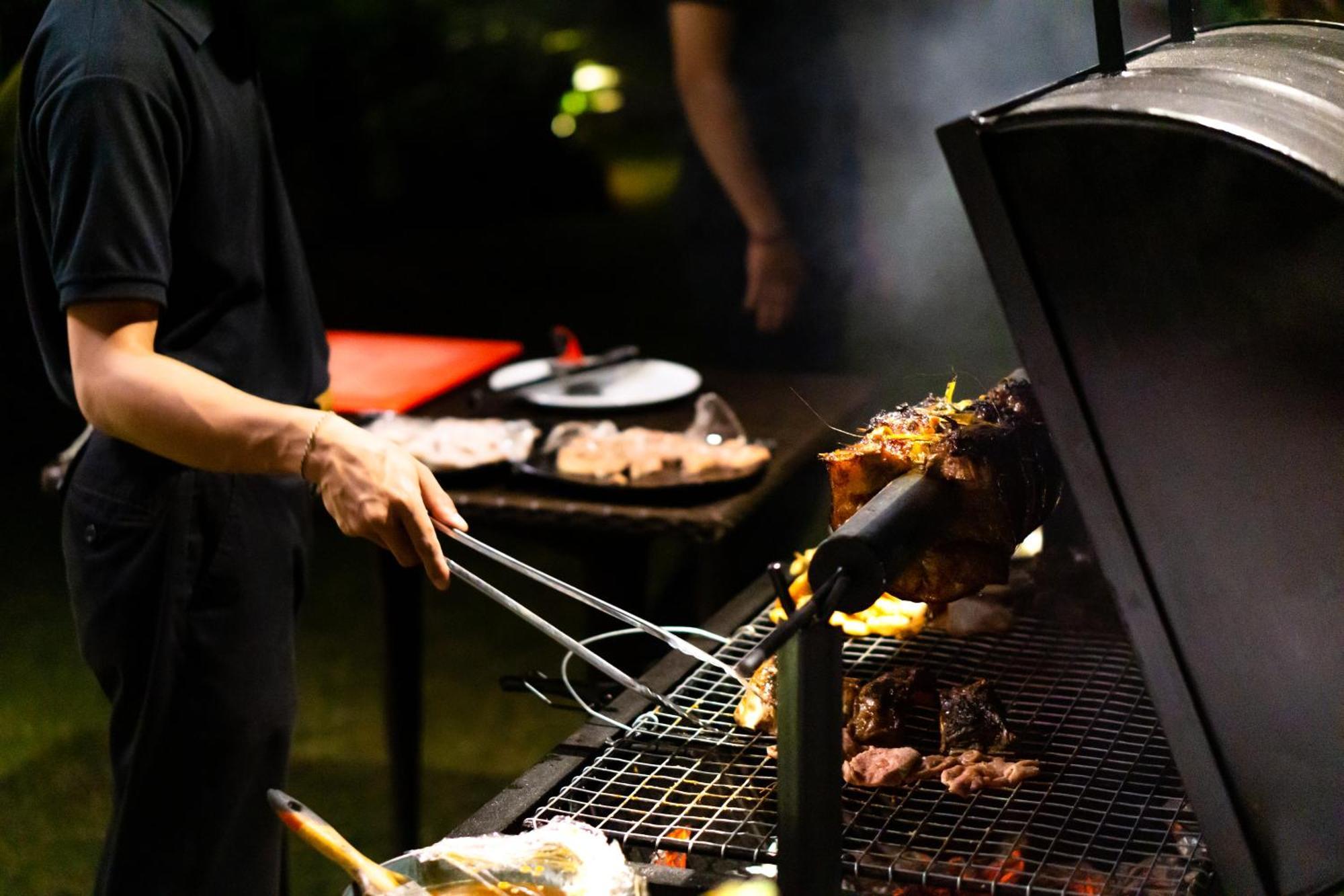 Nirwana Beach&Resort Candidasa Exterior foto A barbecue