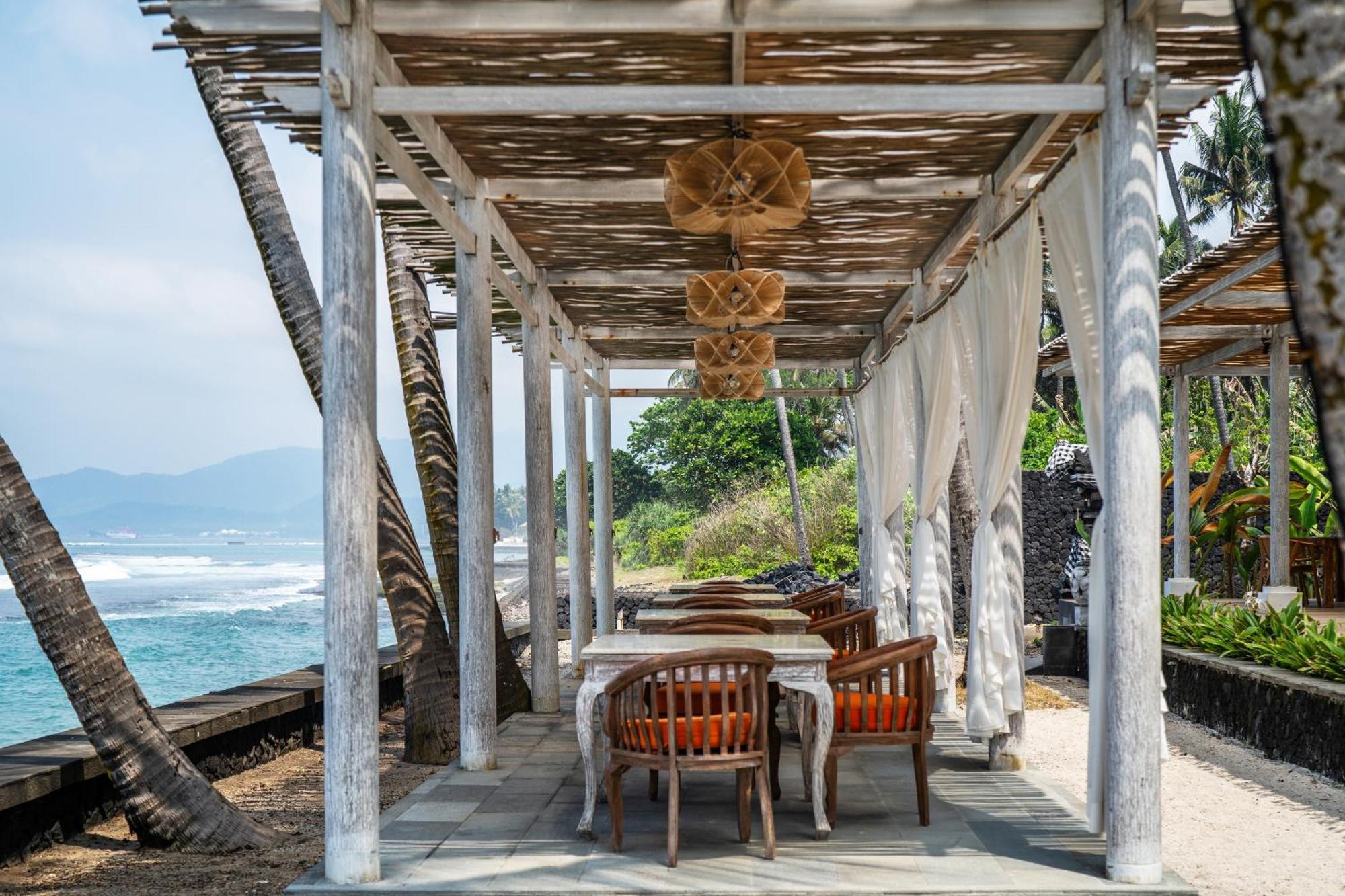 Nirwana Beach&Resort Candidasa Exterior foto The Beach Bar