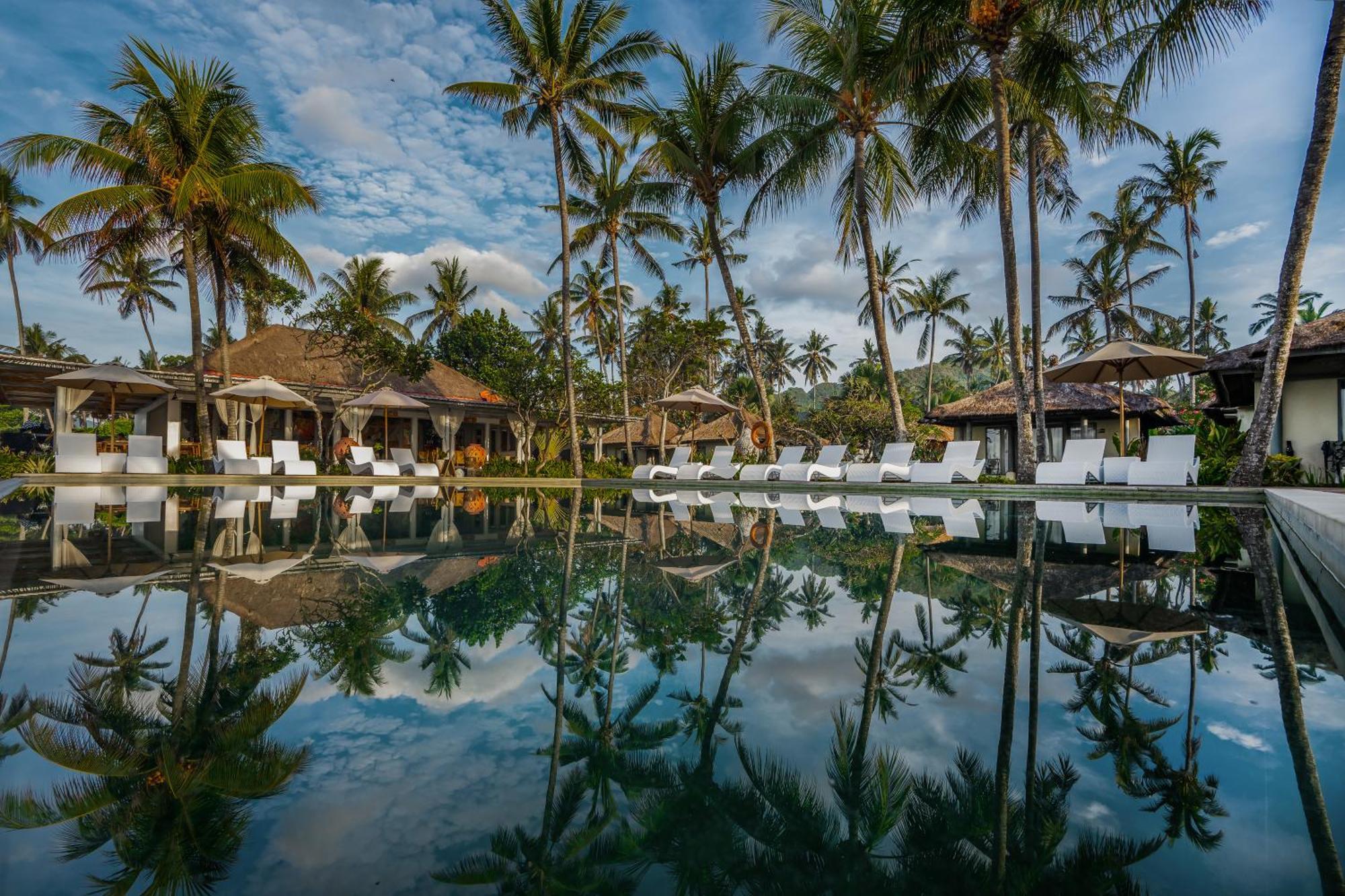 Nirwana Beach&Resort Candidasa Exterior foto The resort's main pool