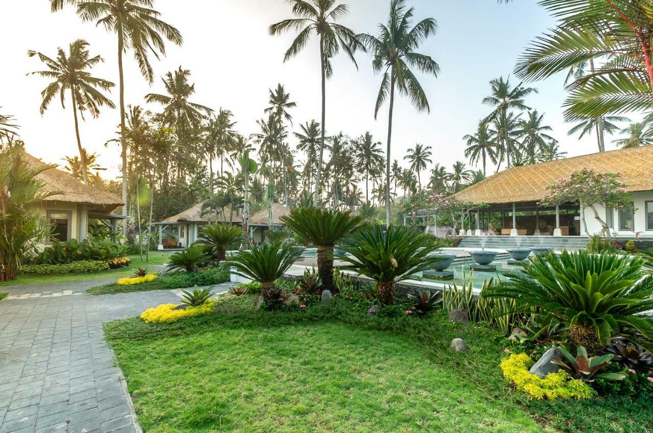 Nirwana Beach&Resort Candidasa Exterior foto The resort's main pool